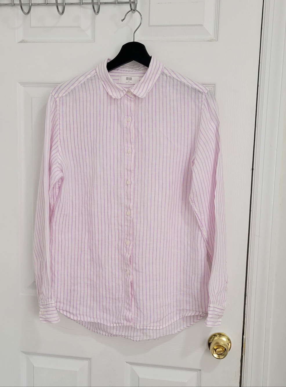 UNIQLO Light Pink & White Striped Button-Up Shirt - Picture 2 of 9